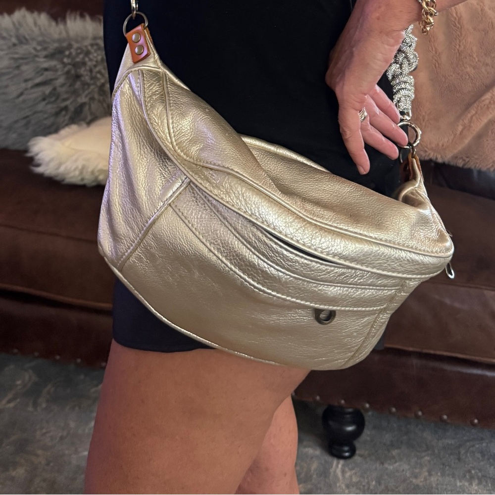 Elegant Metallic Crossbody Bag